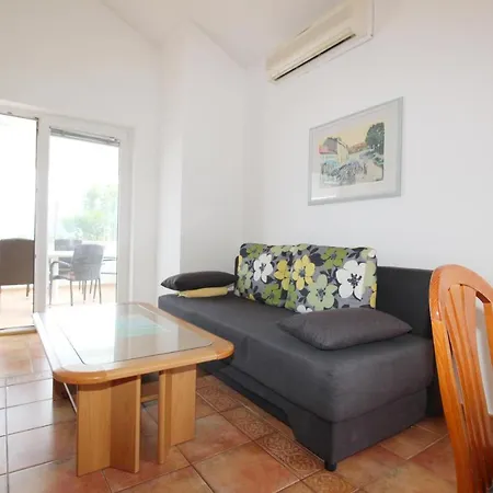 Pintar Apartman Baška